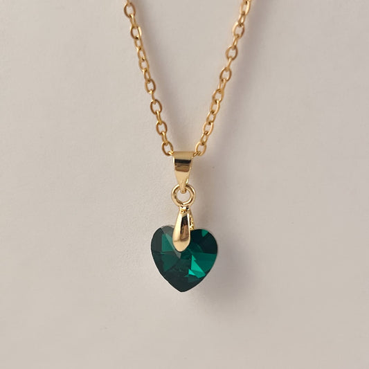 Collar dije corazón de cristal color verde esmeralda chapa de oro cadena acero inoxidable