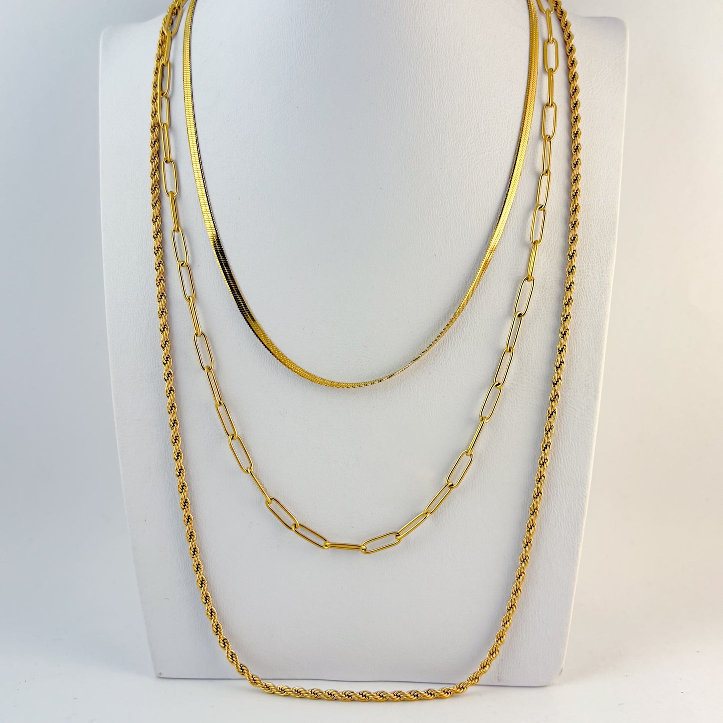 Collar triple acero inoxidable dorado clip / torsal /planchada