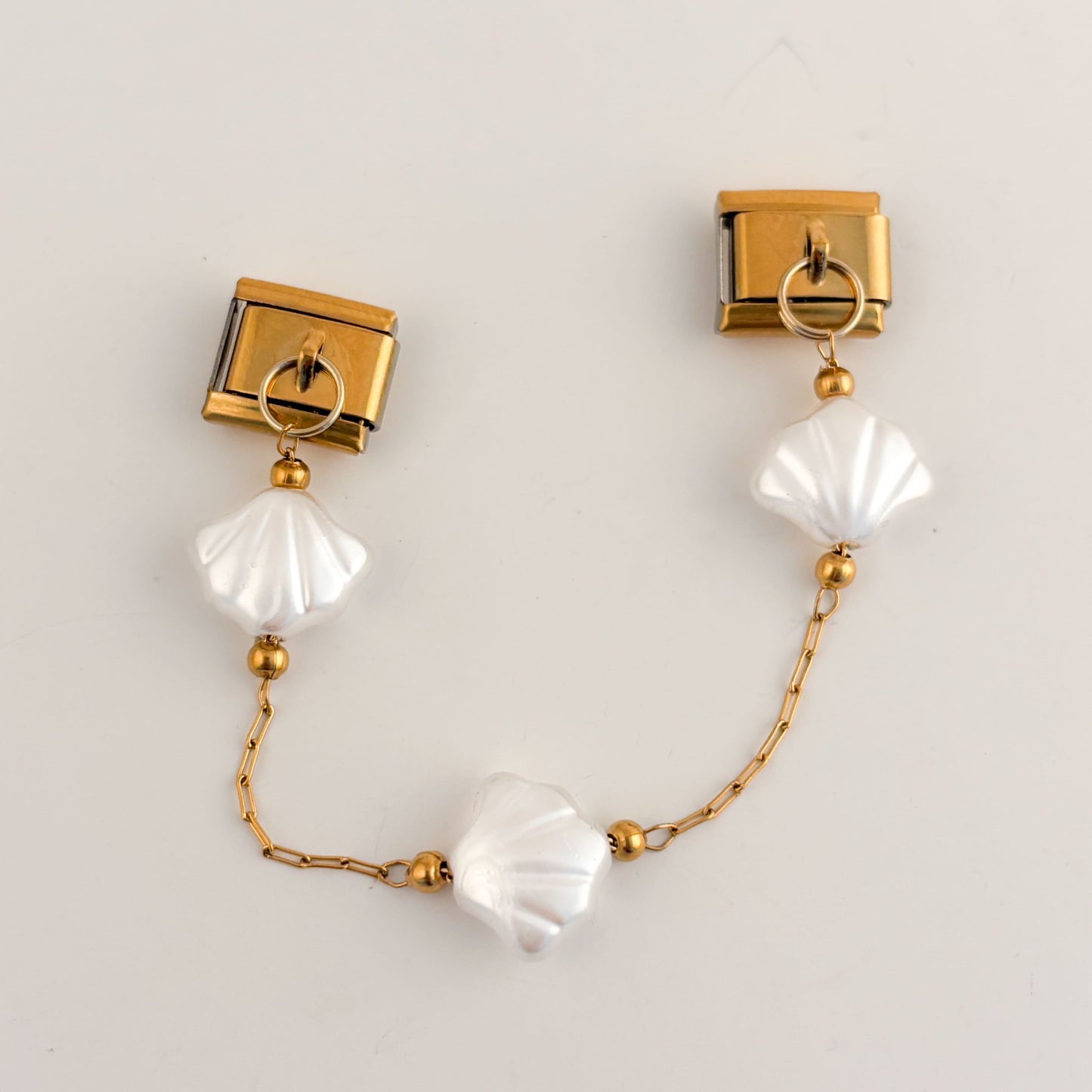 Charm doble con cadena para pulsera italiana dorado conchitas