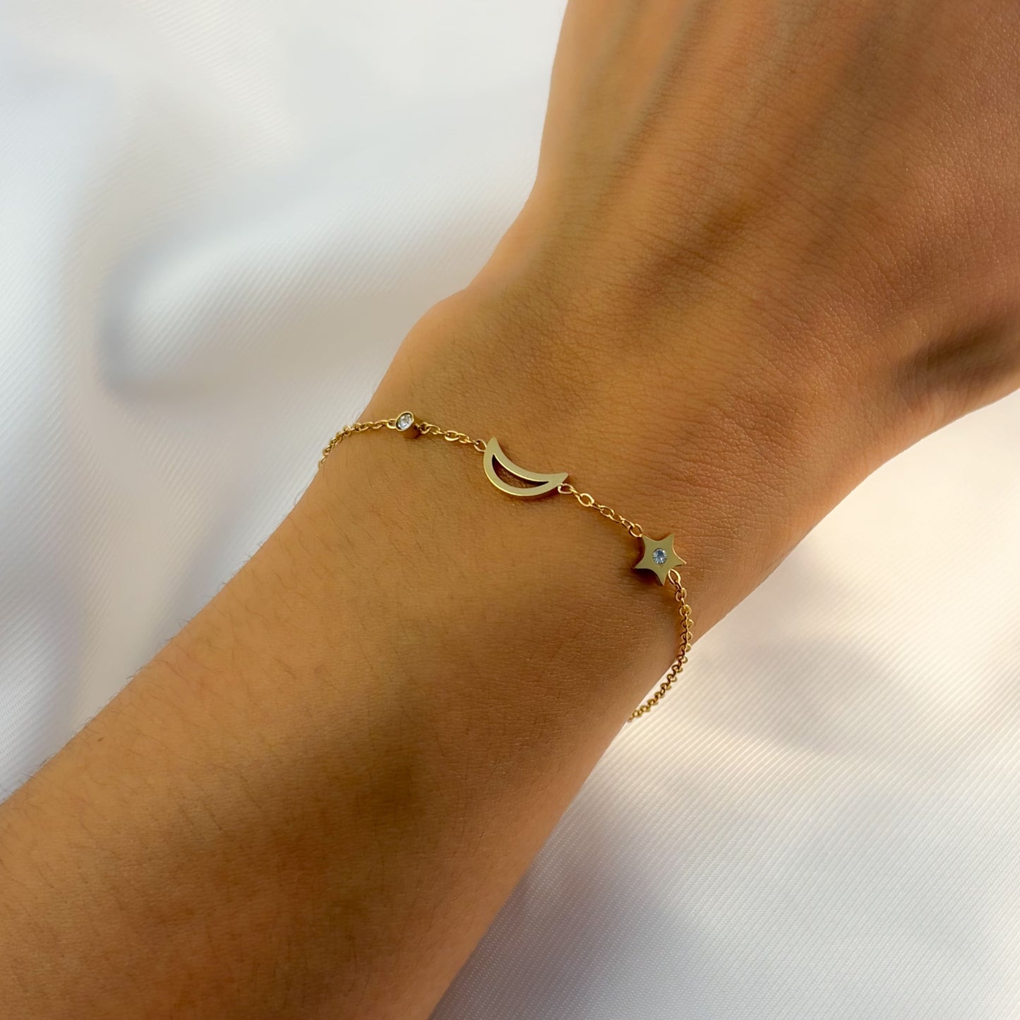 Pulsera acero inoxidable delgada luna estrella dorado