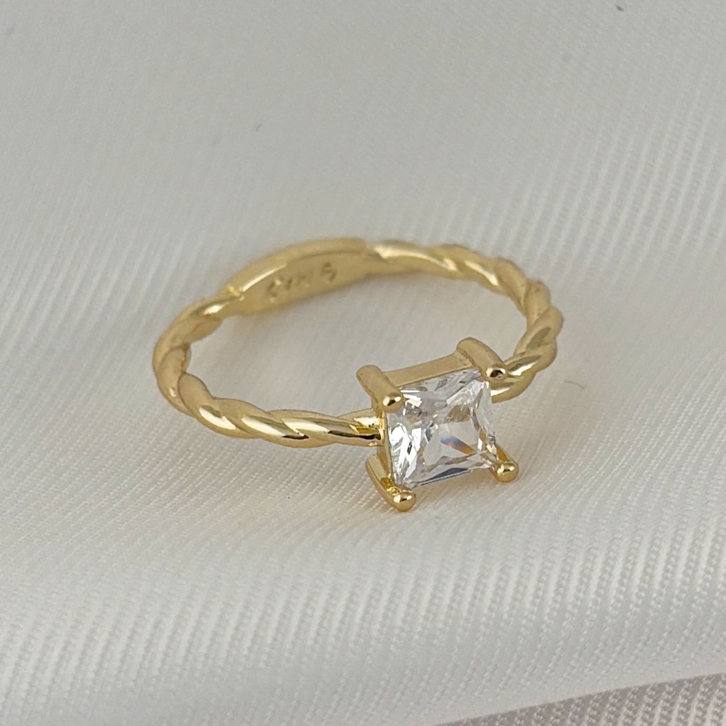 Anillo tipo de compromiso trenzado chapa de oro #6