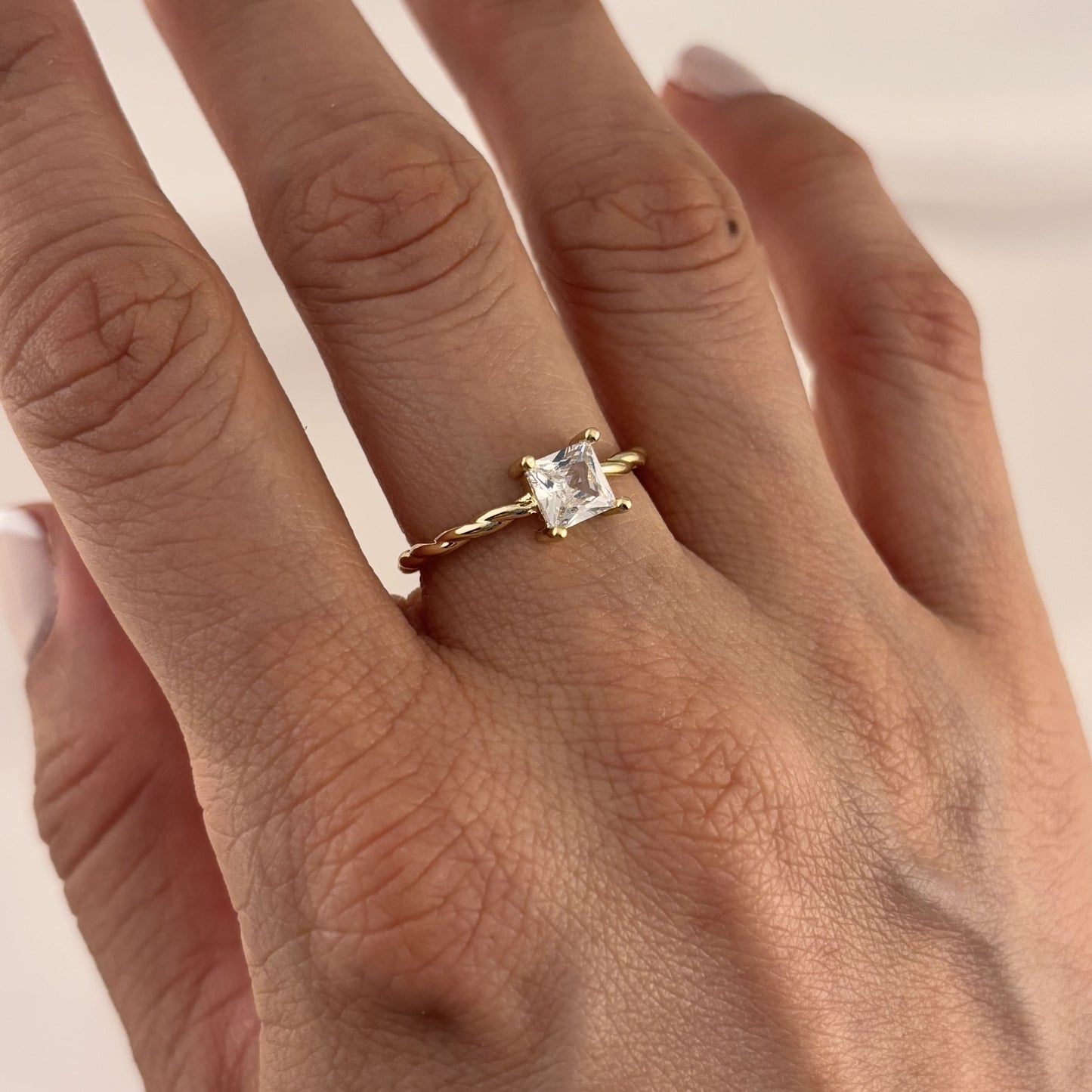 Anillo tipo de compromiso trenzado chapa de oro #6