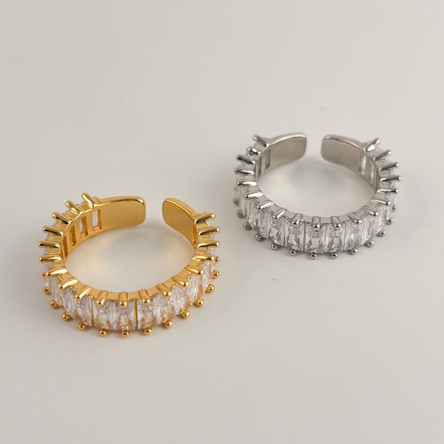 Anillo churumbela zirconias baguette chapa de oro ajustable