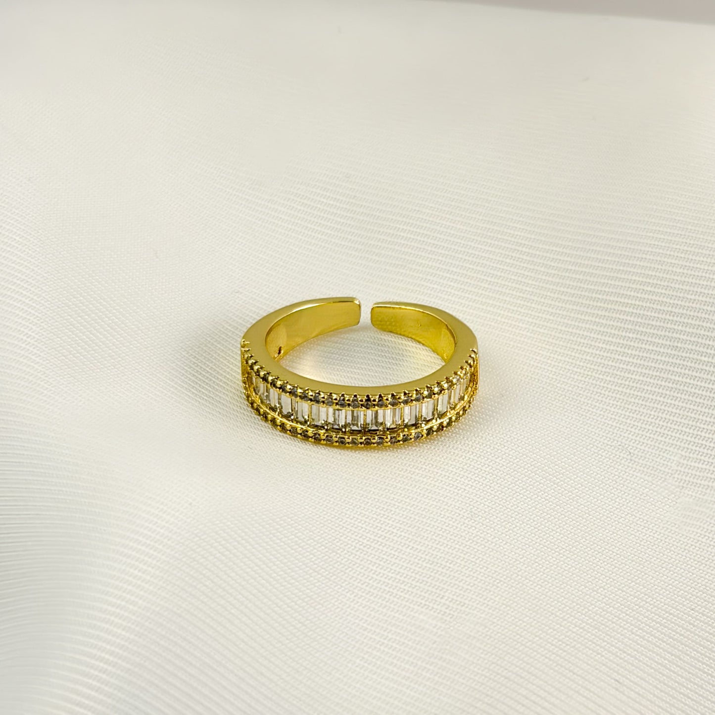 Anillo madia churumbela baguettes orilla zirconias chapa de oro ajustable