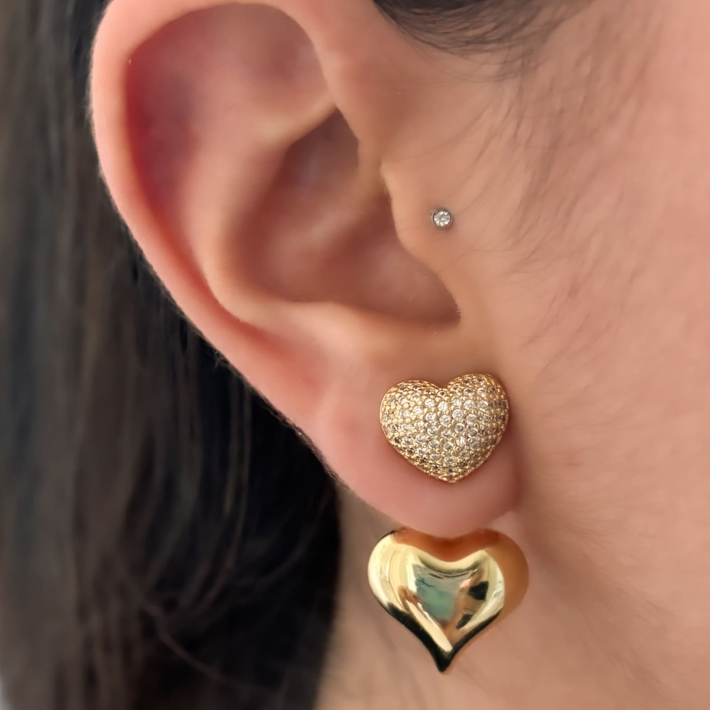 Aretes ear jackets corazón globo liso y zirconias chapa de oro