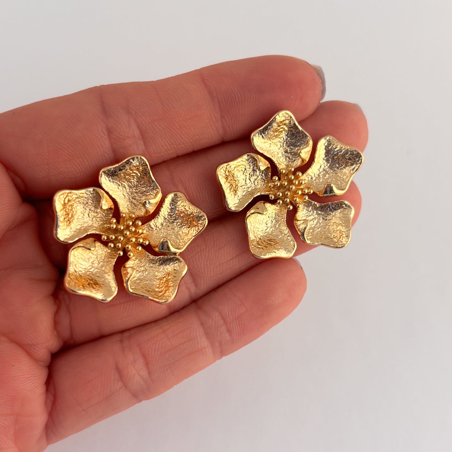 Aretes flor rehilete chapa de oro