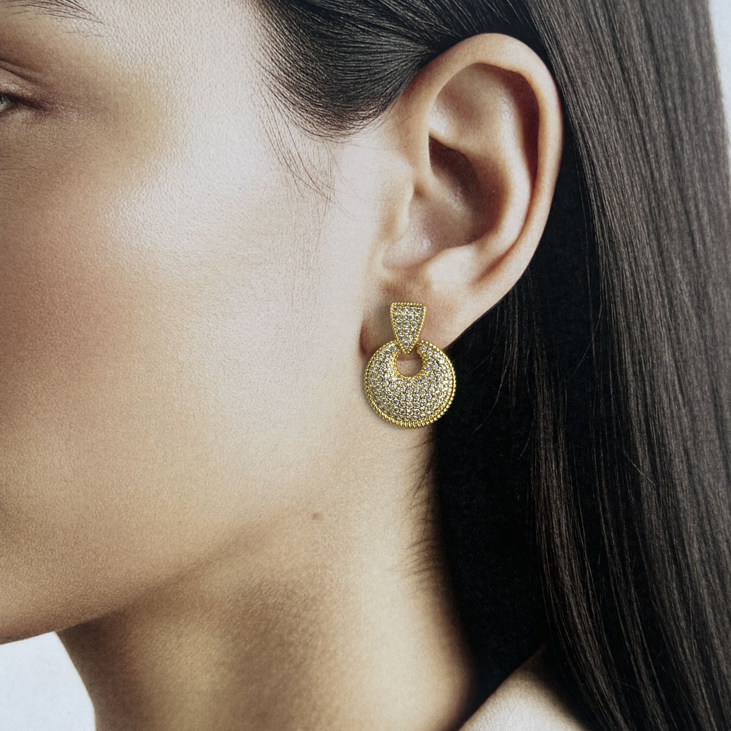 Aretes cortos circulo colgante zirconias chapa de oro