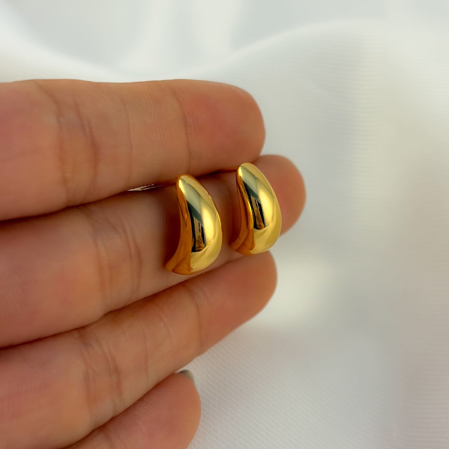 Aretes semi gotas chapa de oro