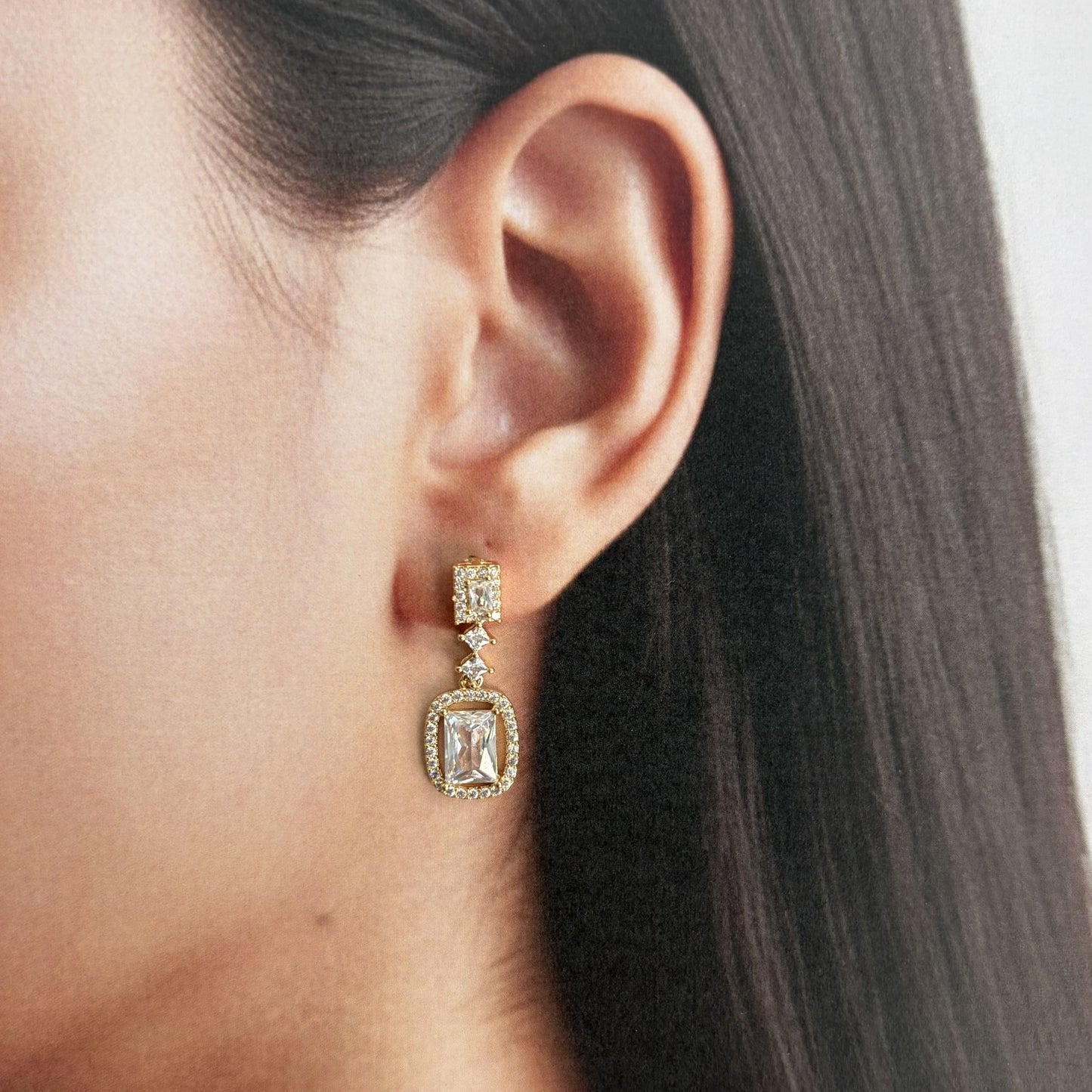 Aretes cortos dorados zirconias cuadro colgante chapa de oro