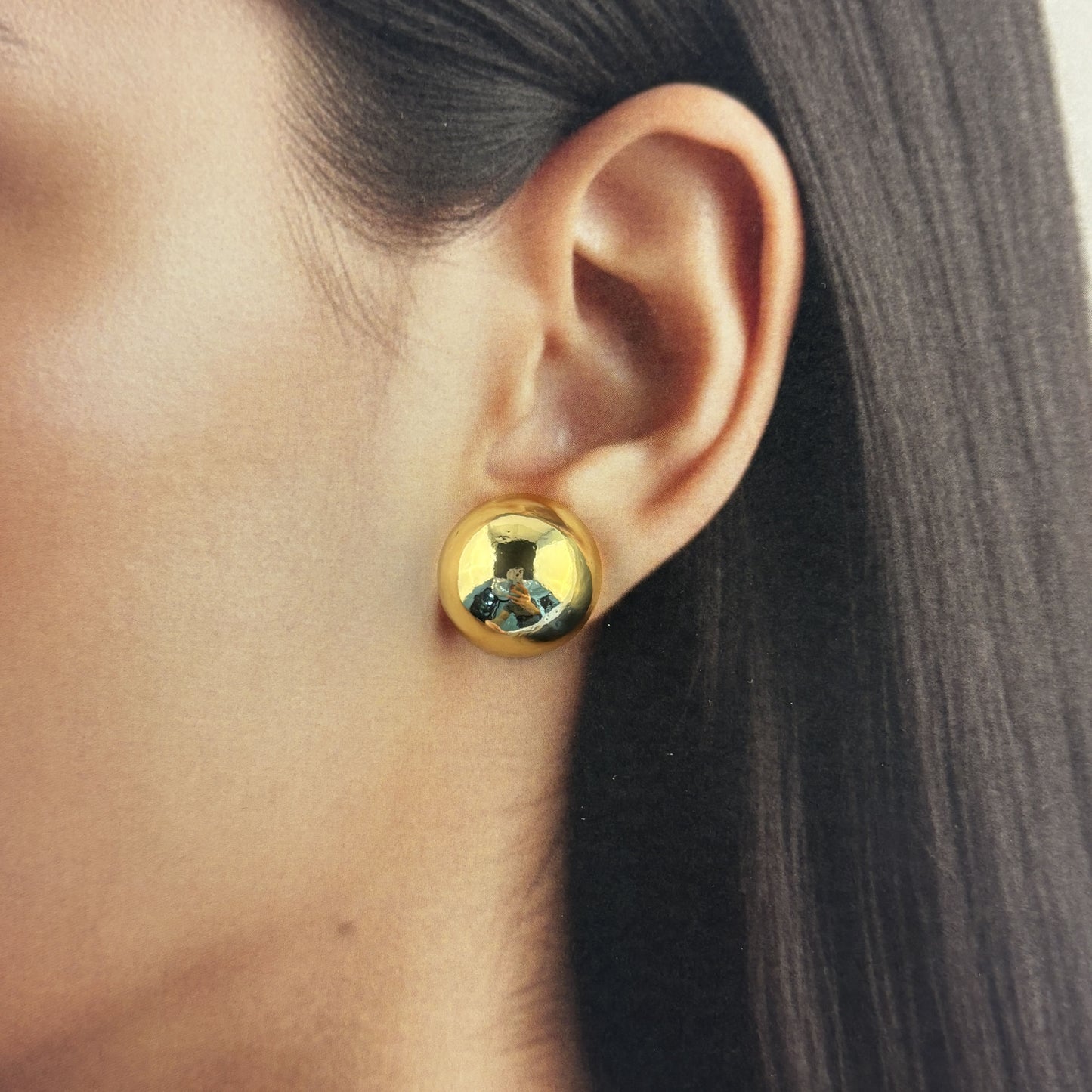 Arete pegado media bola chapa de oro