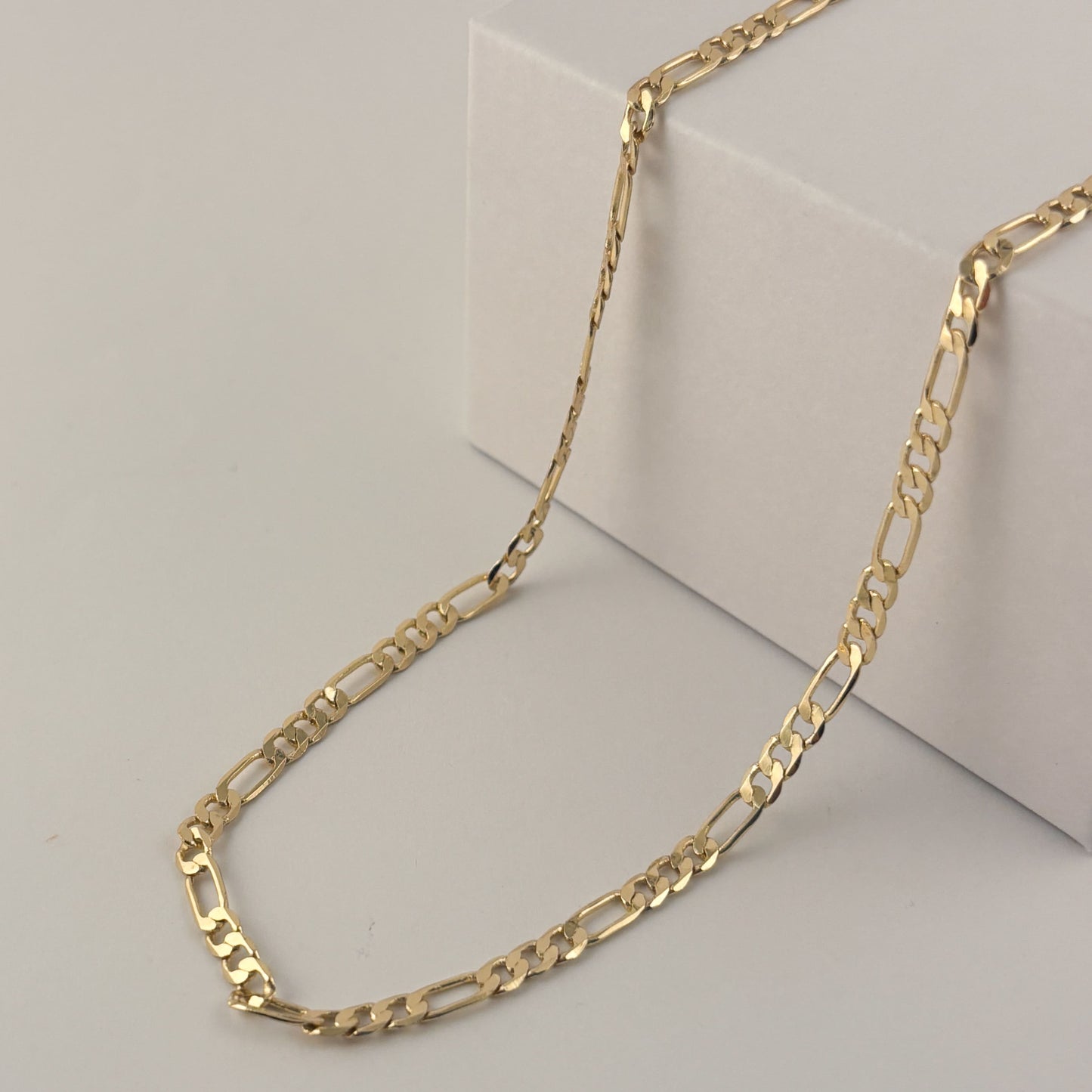 Cadena chapa de oro eslabó tres por uno diferentes medidas