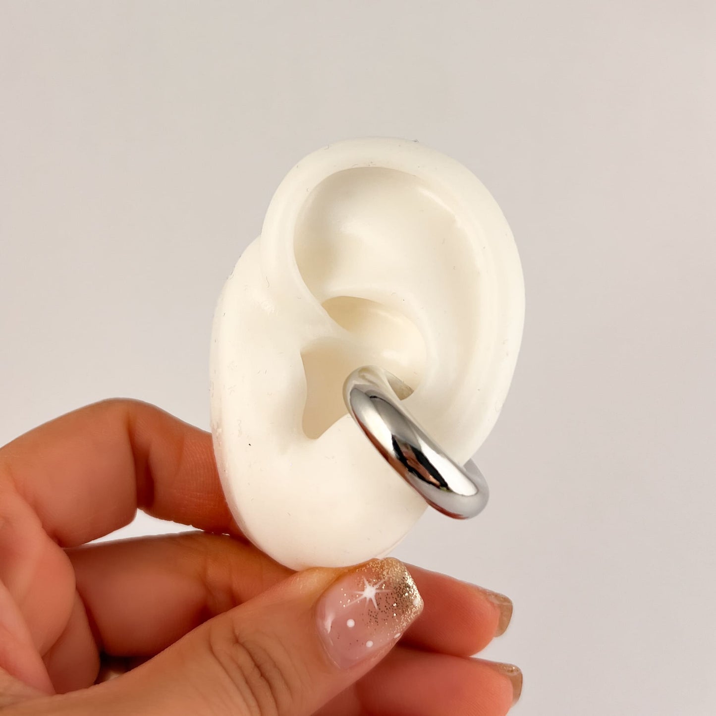 Ear cuff simulación de perforación chunky chico chapa de oro plateado
