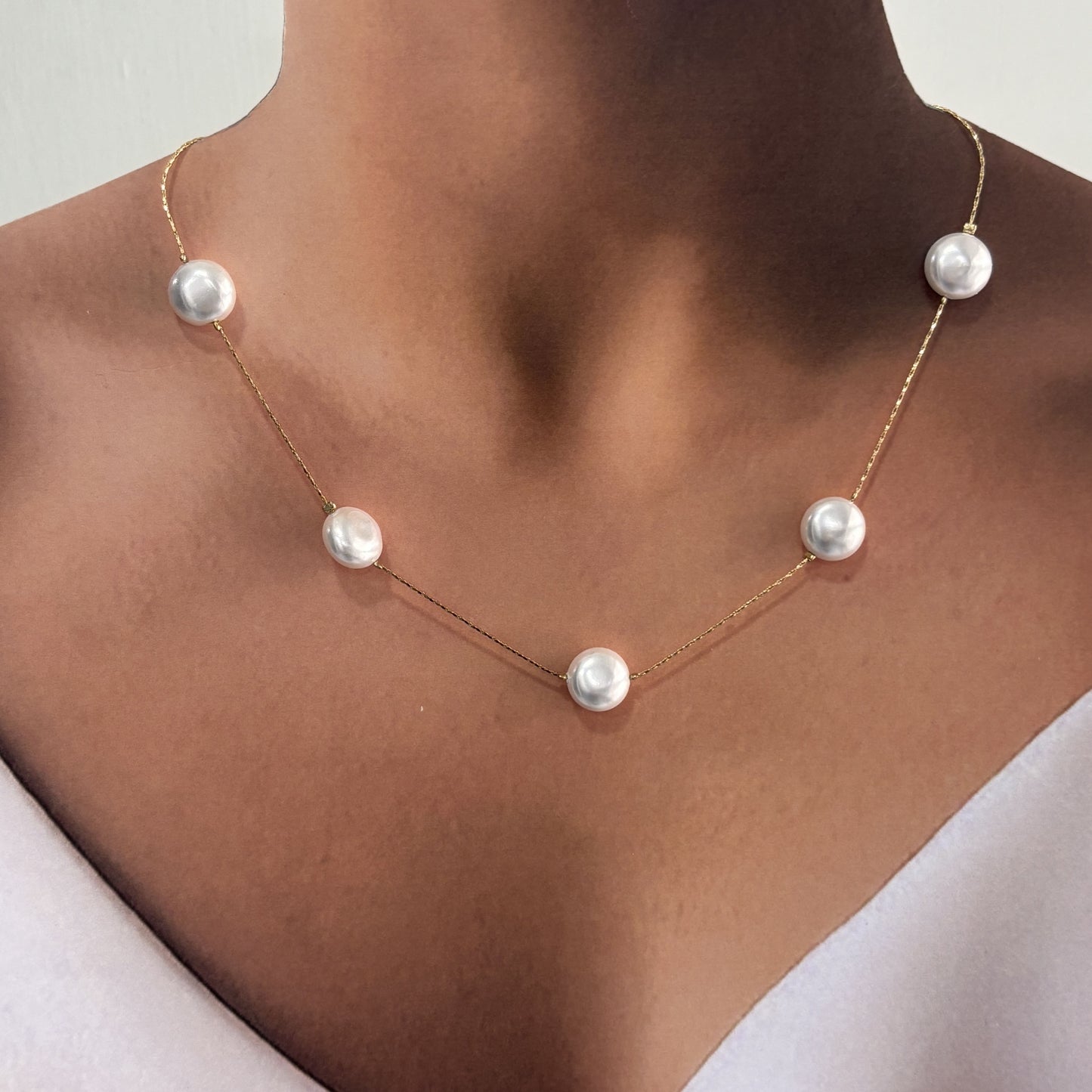 Collar perlas luneta separadas chapa de oro