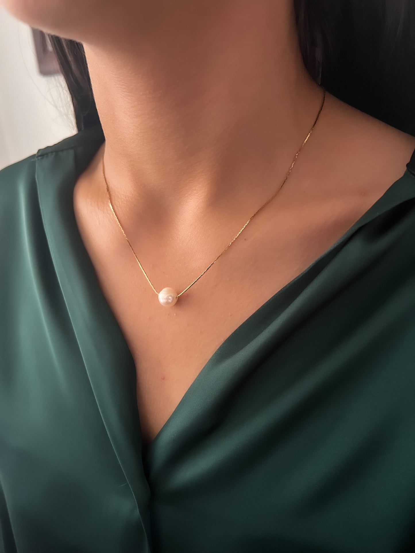 Collar perla natural sencilla chapa de oro