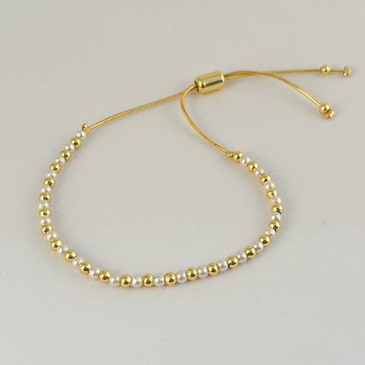 Pulsera ajustable perla sintética y bolita chapa de oro 3mm