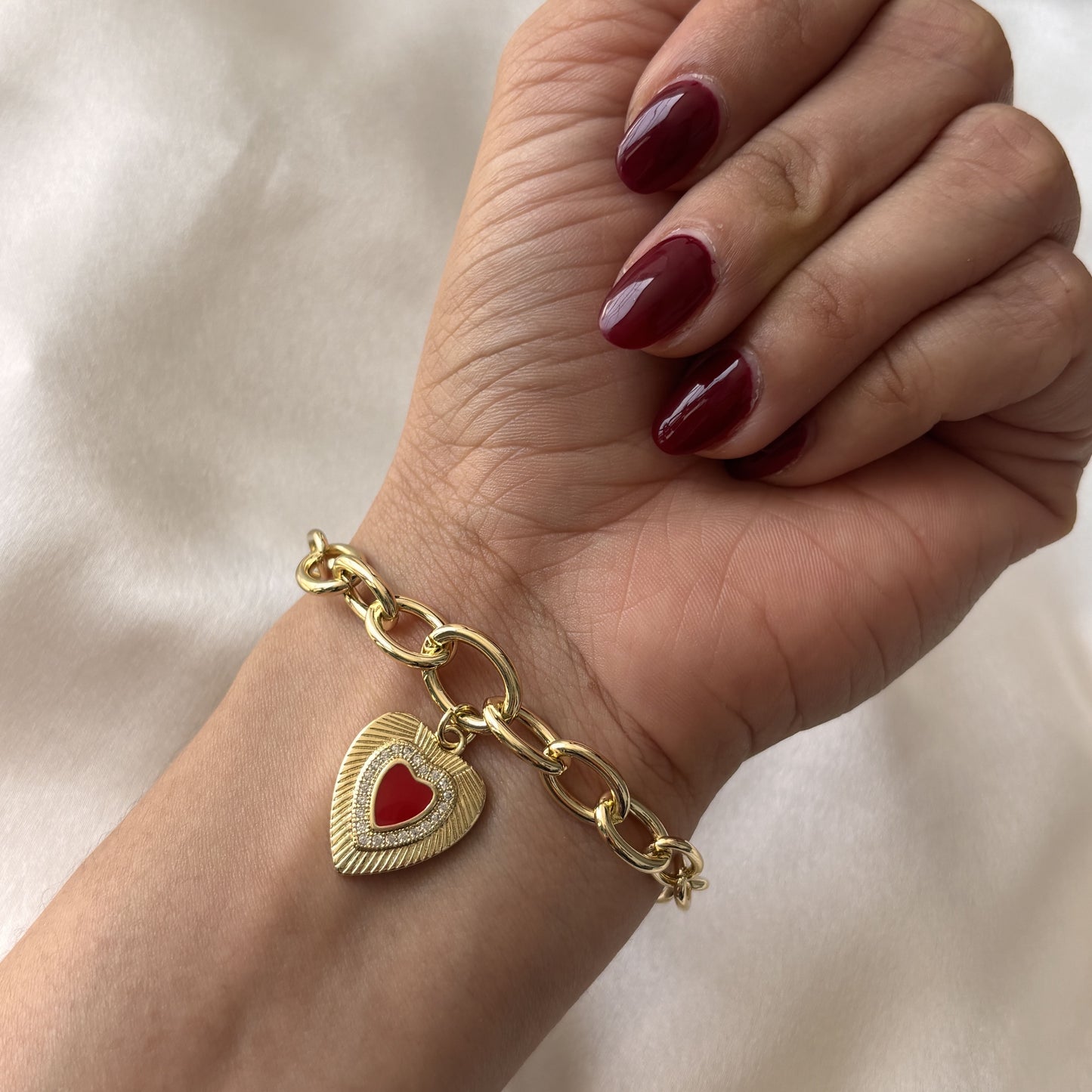 Pulsera cadena chapa de oro dije corazón rojo