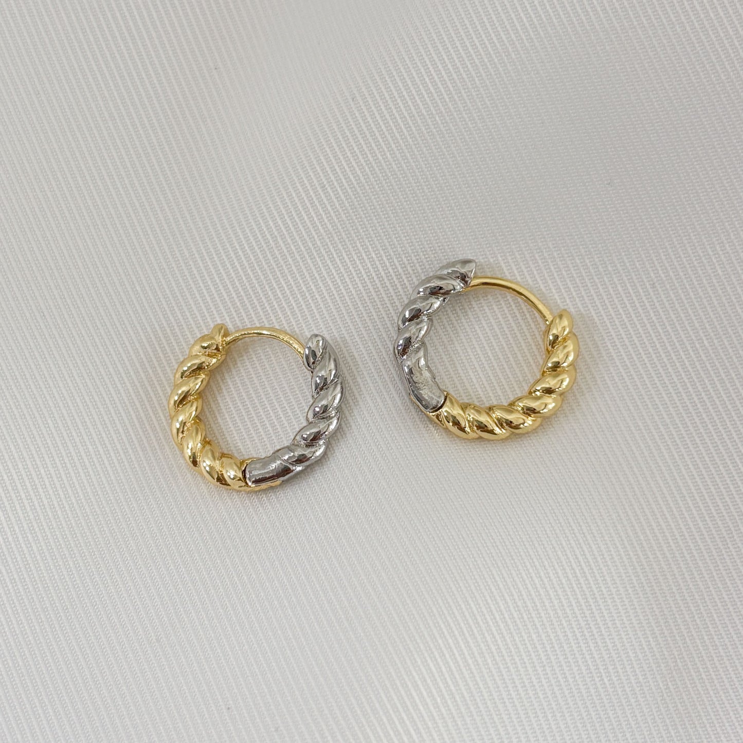 Arracadas bicolor torcidas chapa de oro