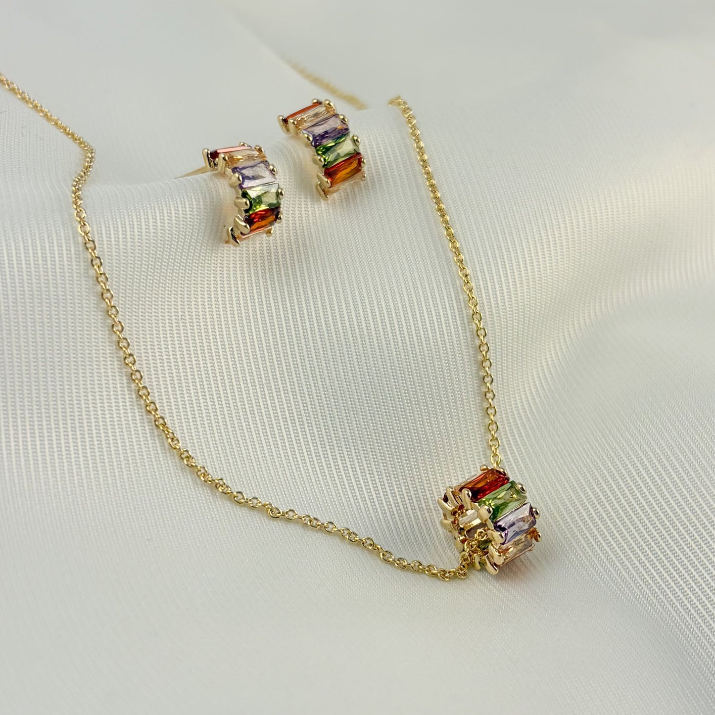 Set aretes y collar rondel colores chapa de oro