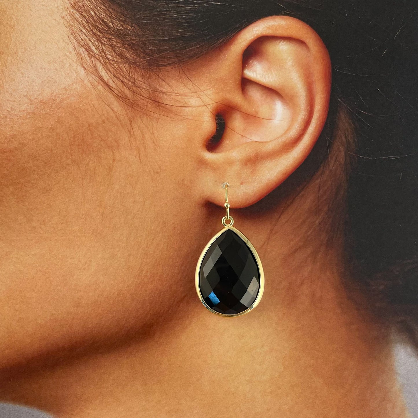 Aretes chapa de oro piedra natural gota grande