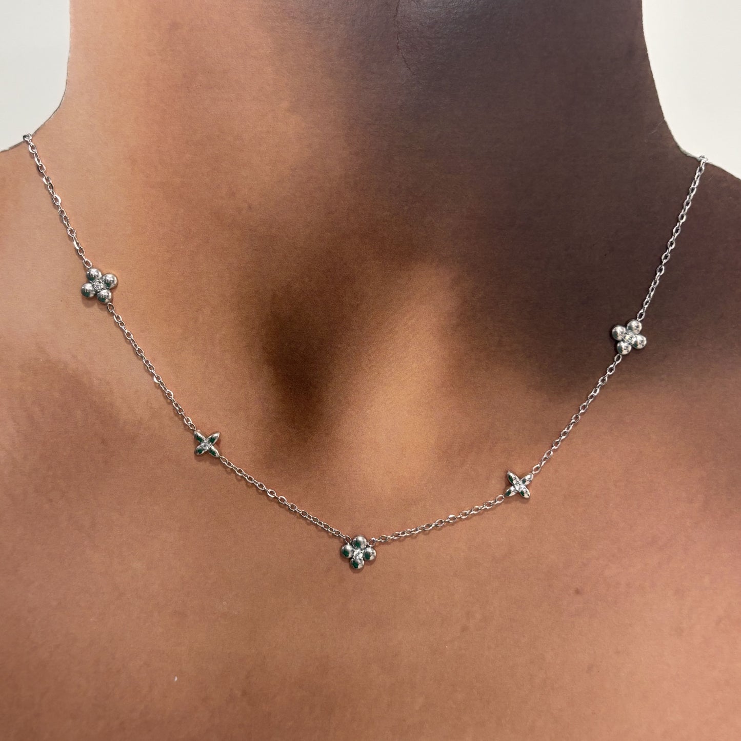 Collar acero inoxidable flores mini