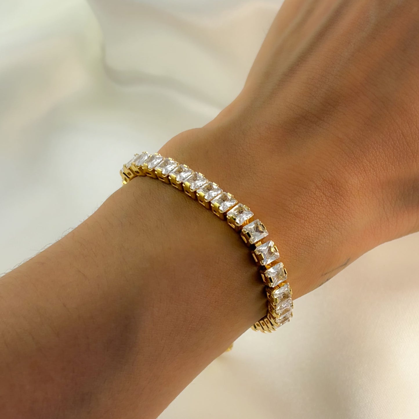 Pulsera baño de oro zirconia cuadrada ajustable