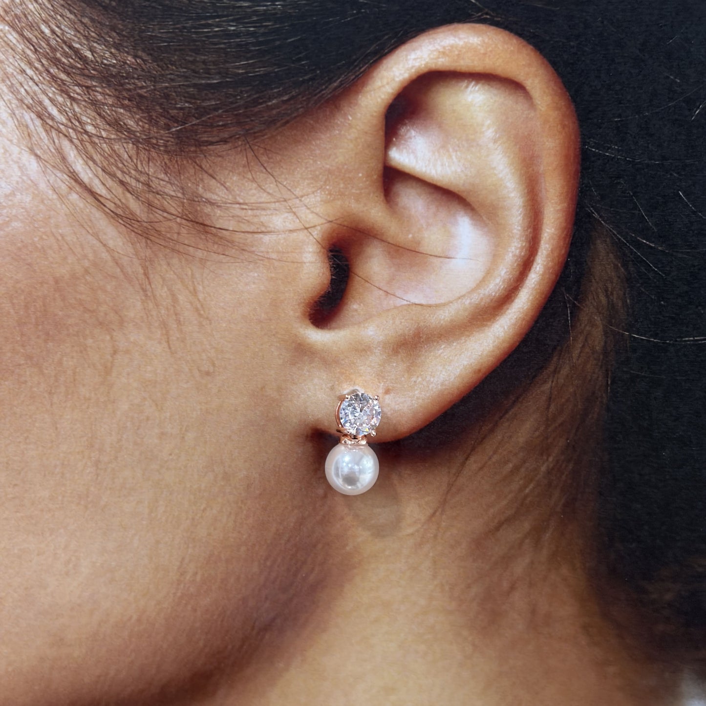 Arete pegado zirconia perla rose gold baño de rodio