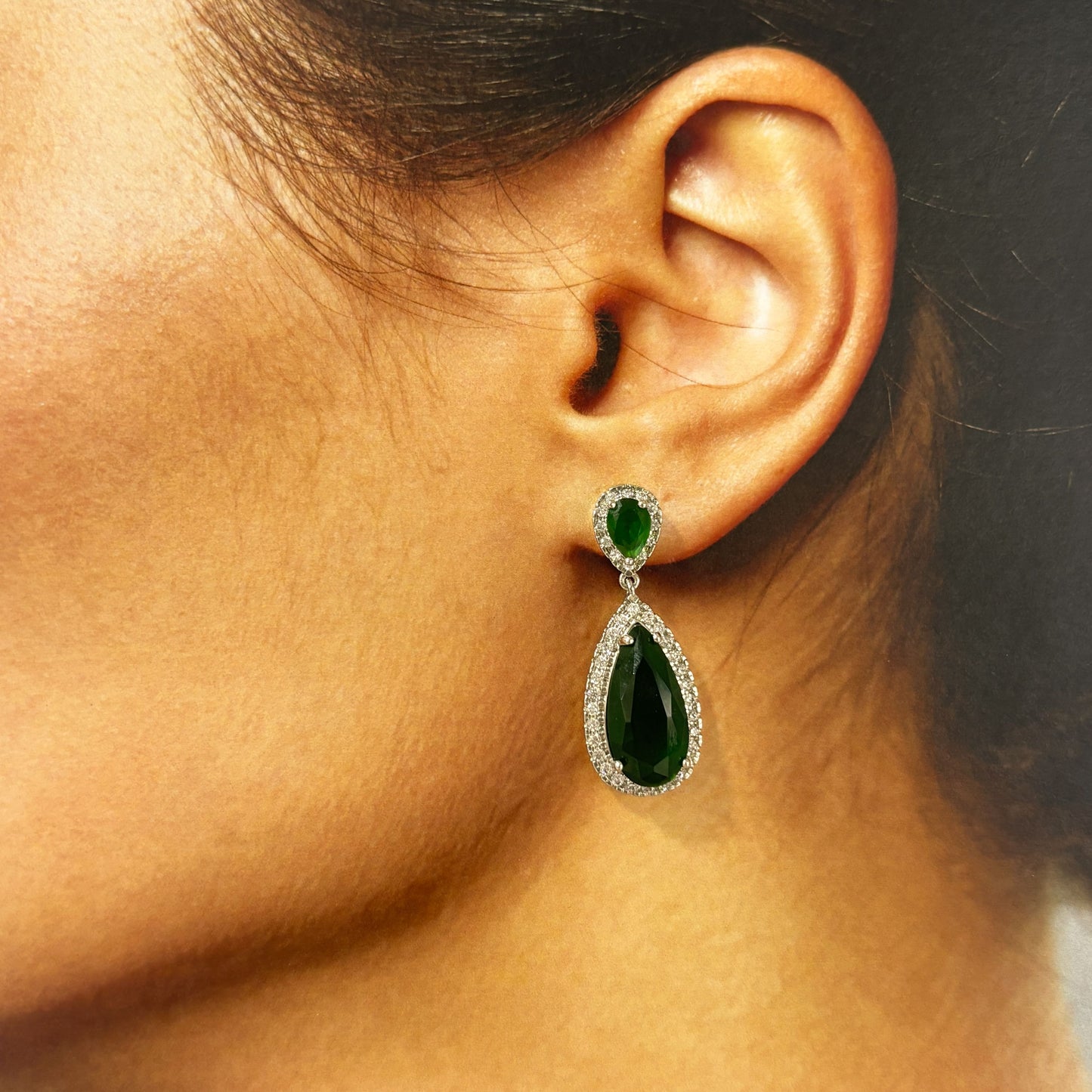Aretes plateados zirconia gota alargada baño de rodio