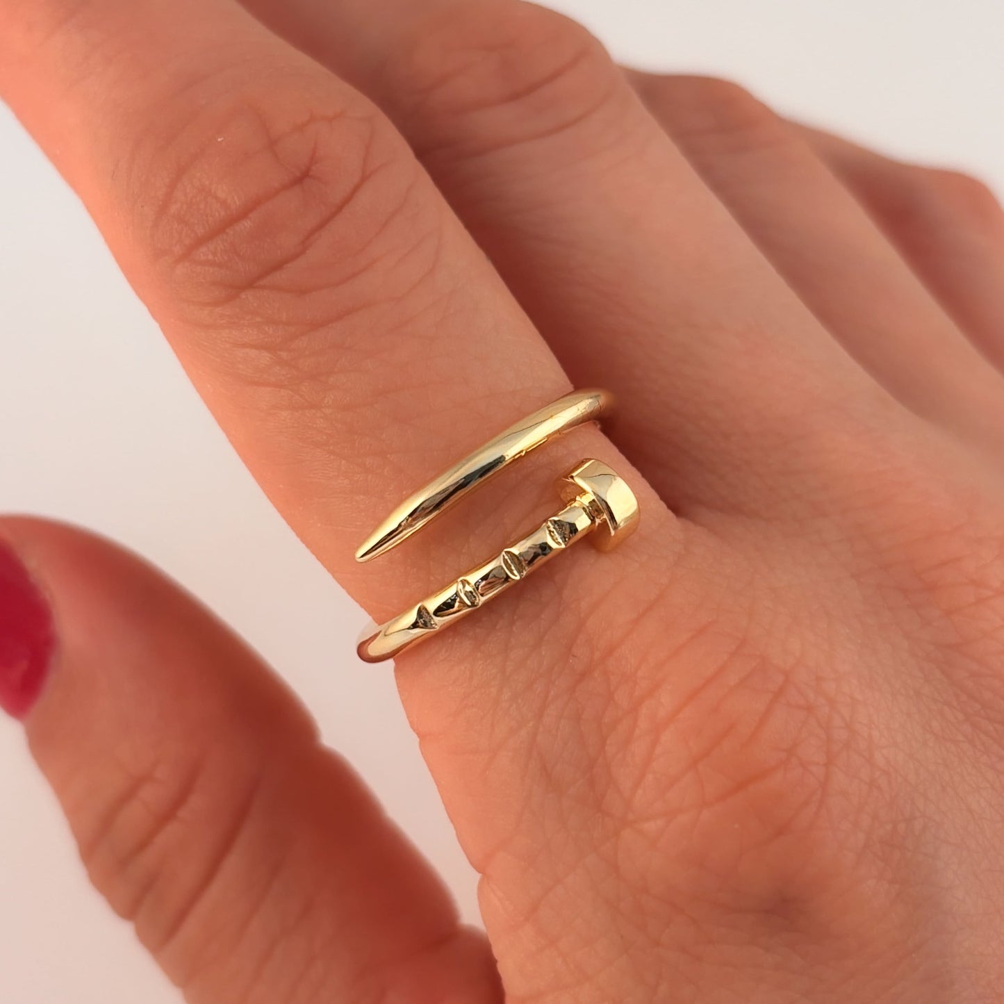Anillo clavo ajustable chapa de oro