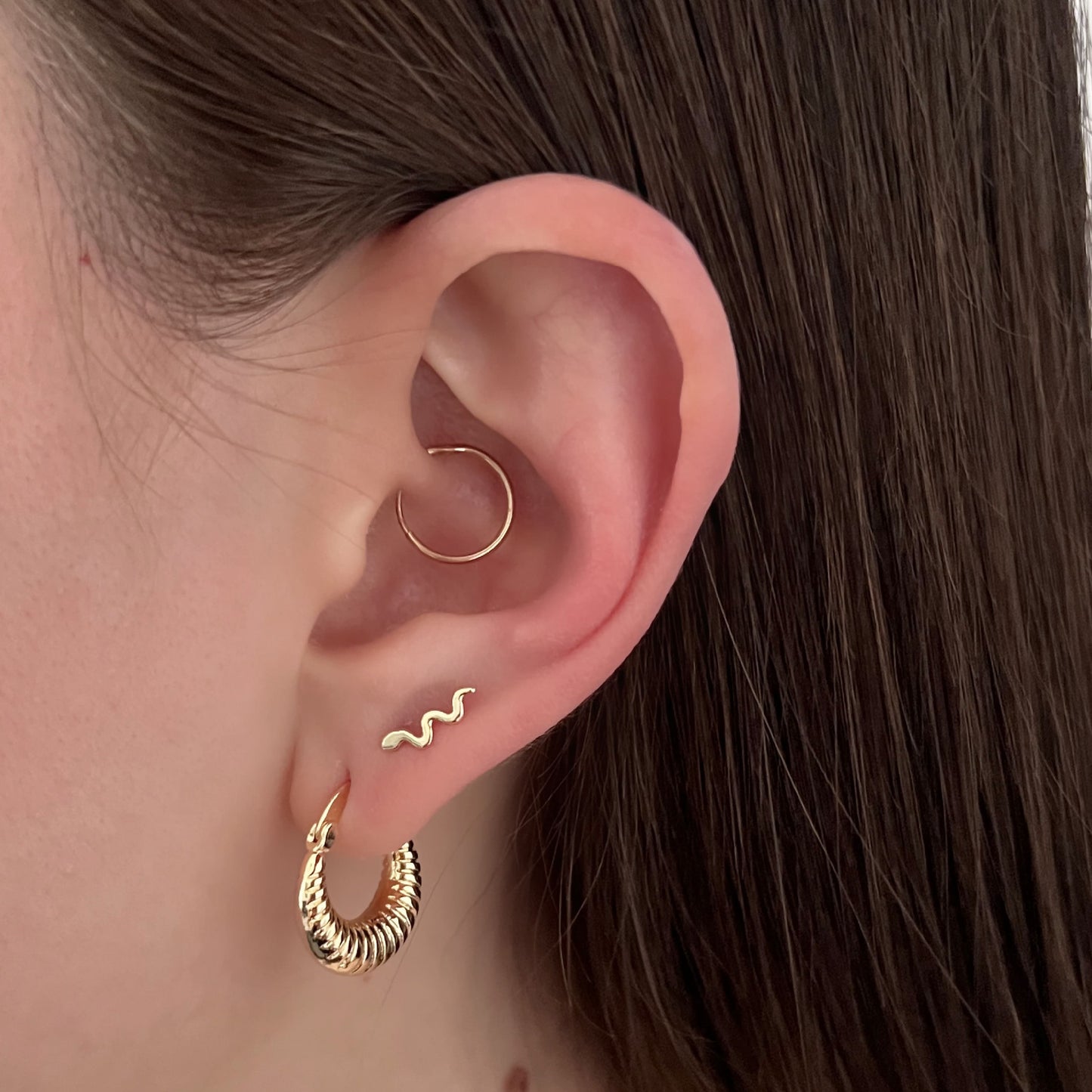 Piercing víbora alargada lisa oro 10k