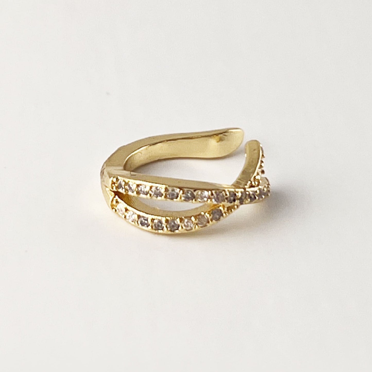 Ear cuff chapa de oro cruzado cristal