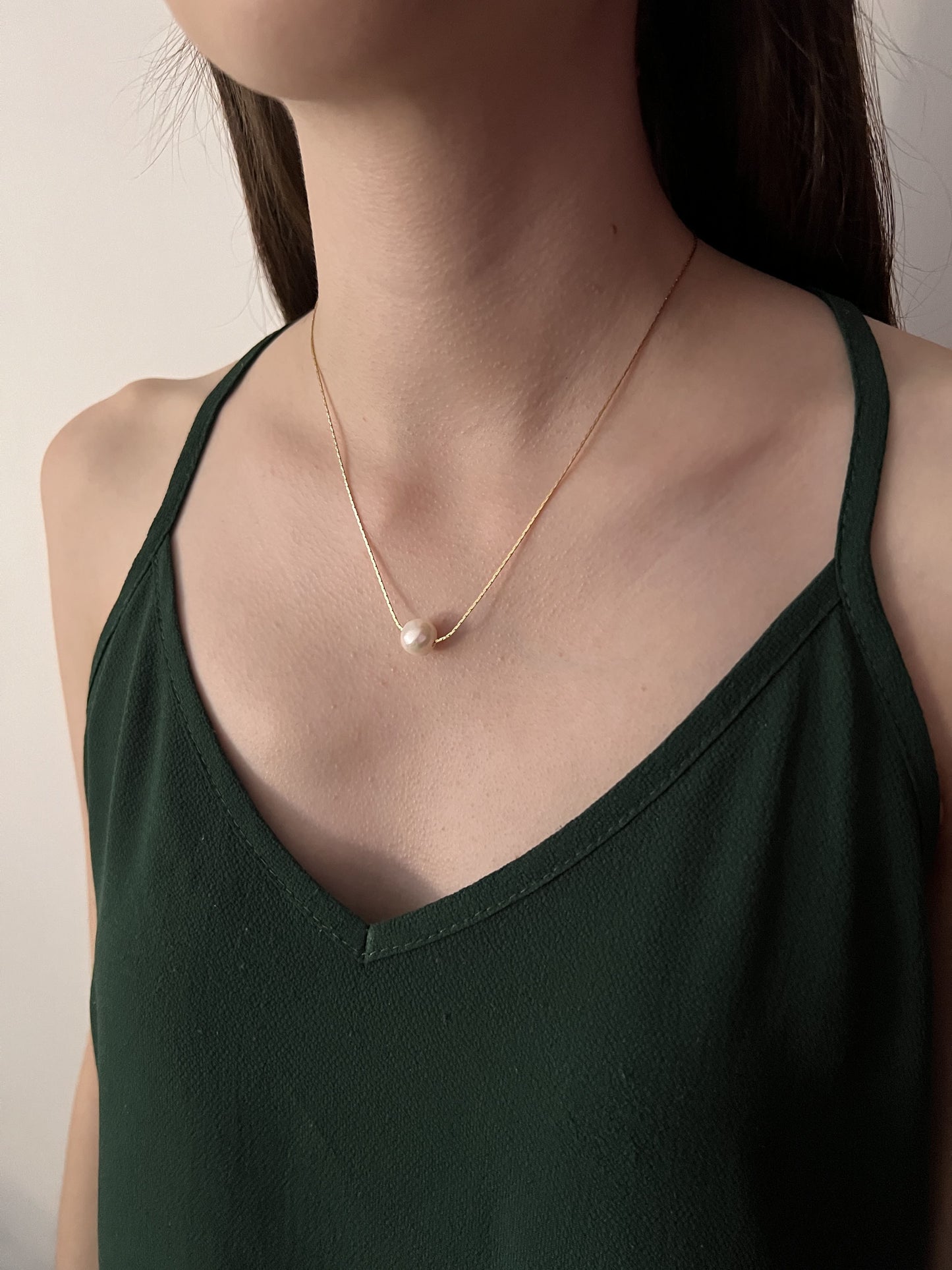 Collar perla natural sencilla chapa de oro