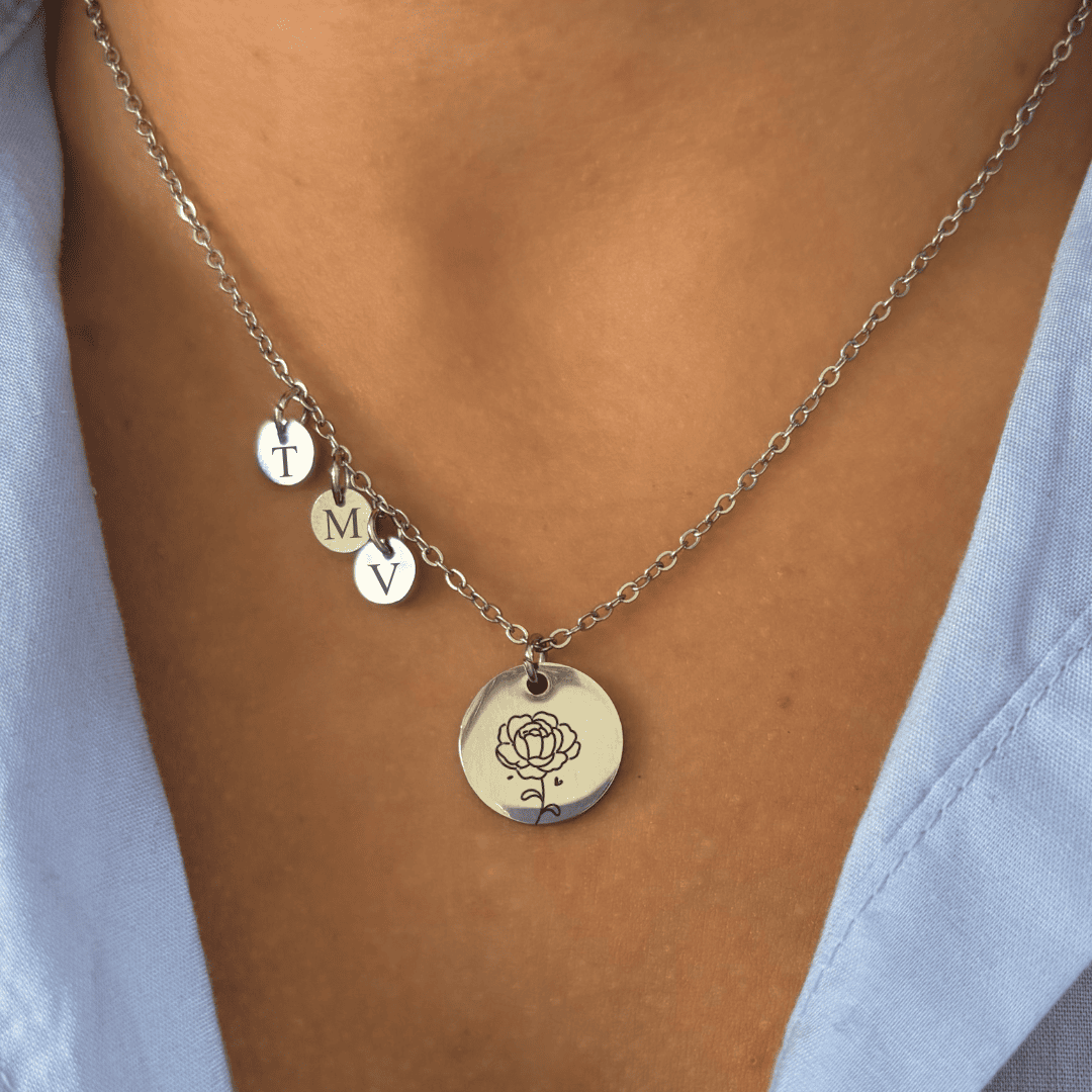Collar flor de nacimiento monedas con iniciales de hijos regalo día de las madres