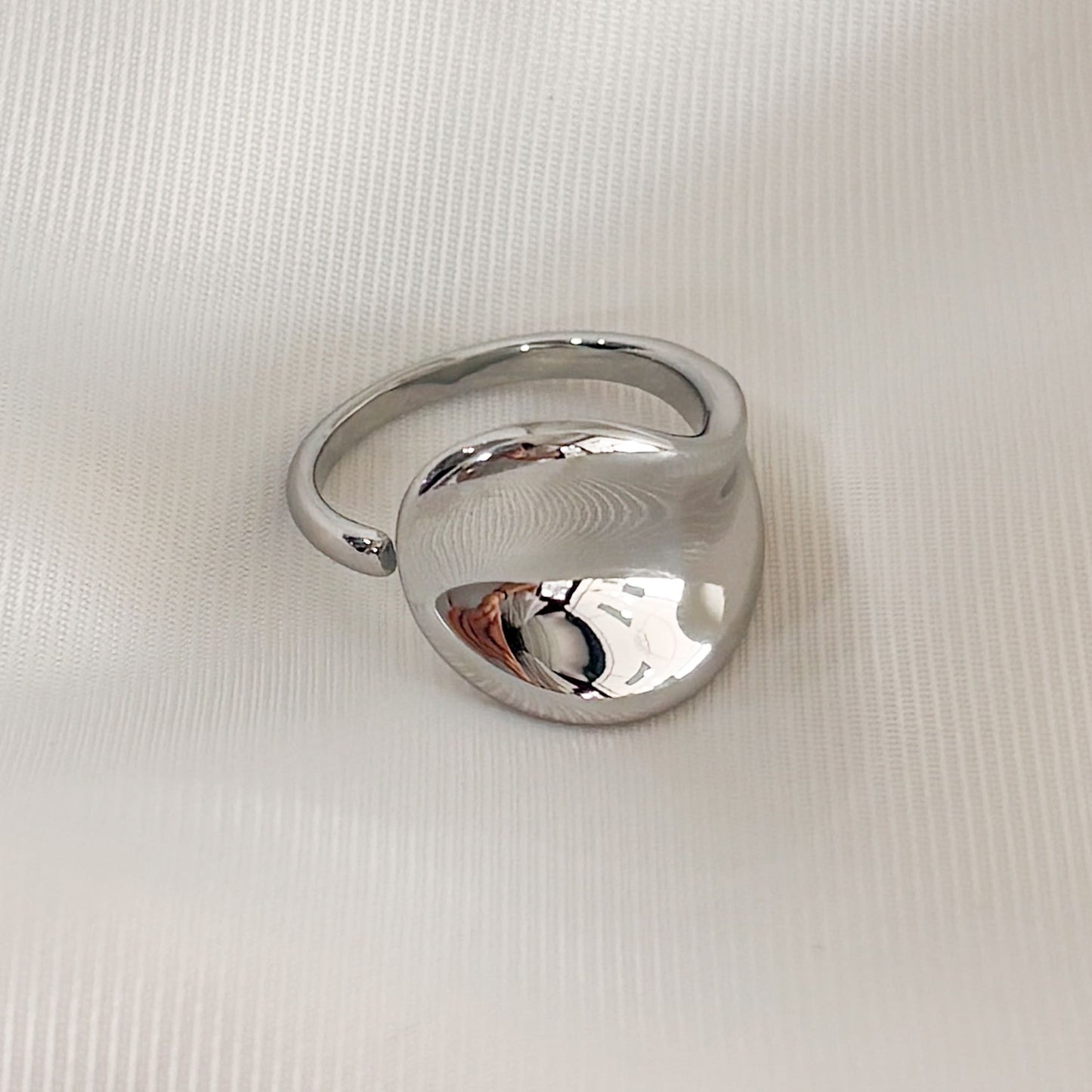 Anillo acero inoxidable ajustable lirio