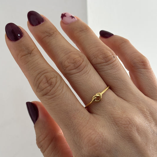 Anillo acero inoxidable delgado nudo corazón #7