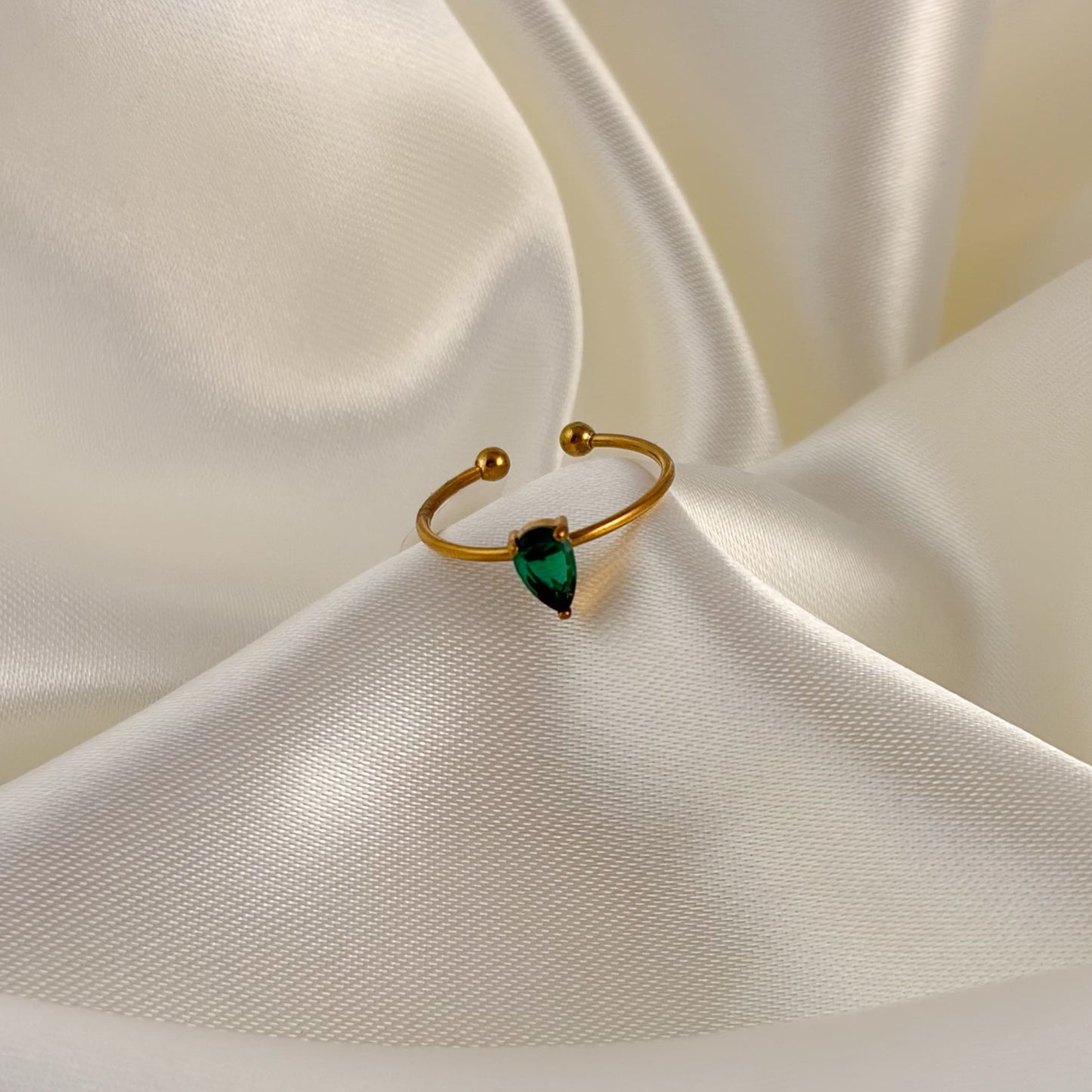 Anillo delgado acero inoxidable dorado gota cristal