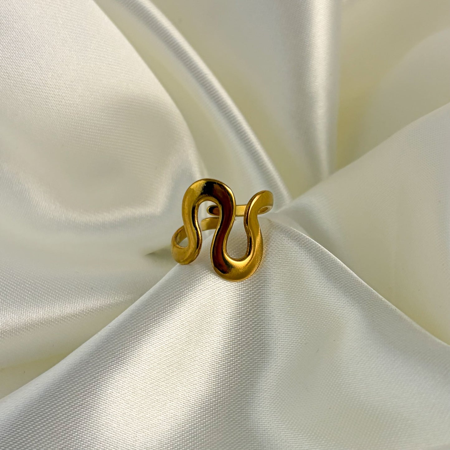 Anillo ondas arriba abajo acero inoxidable dorado