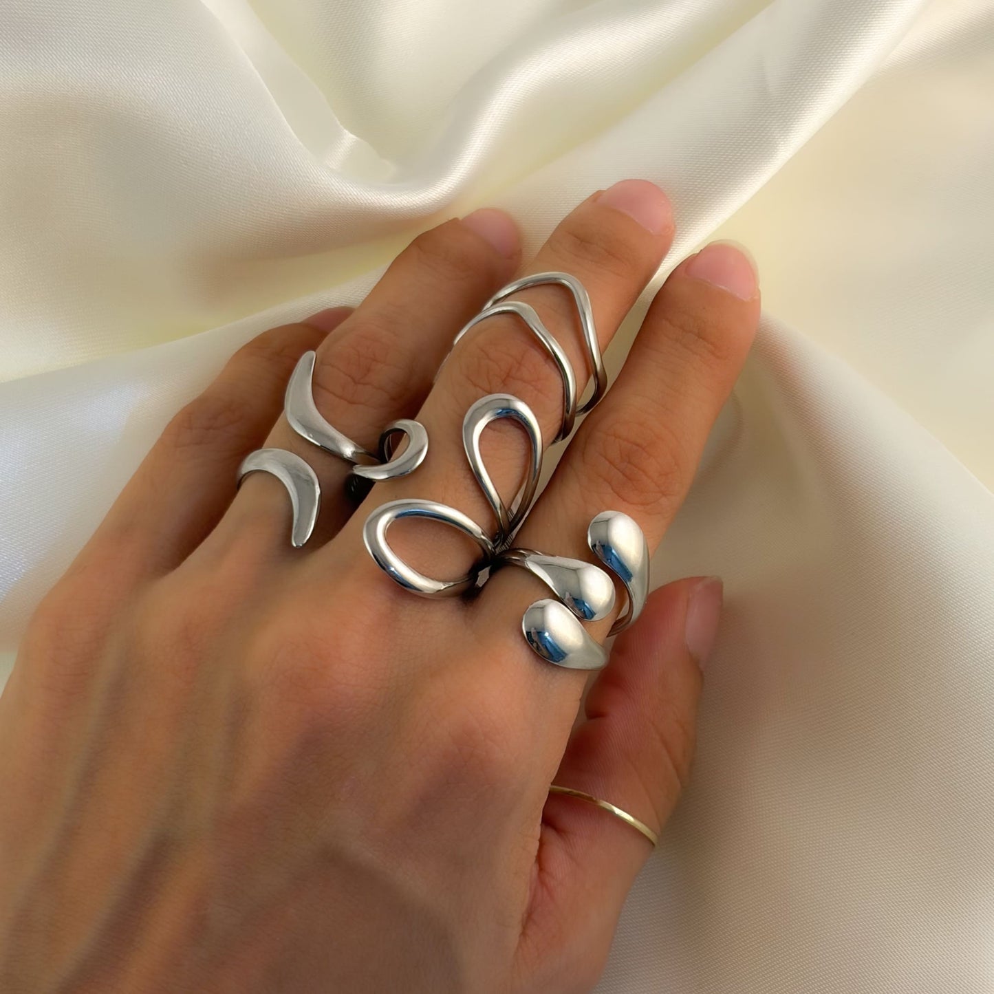 Anillo acero inoxidable tres gotas