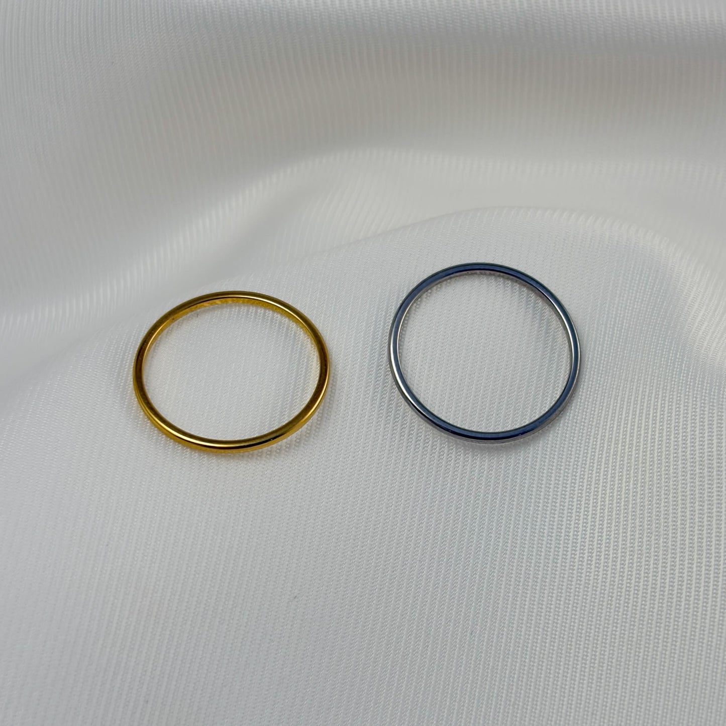 Anillo argolla delgada acero inoxidable talla 6