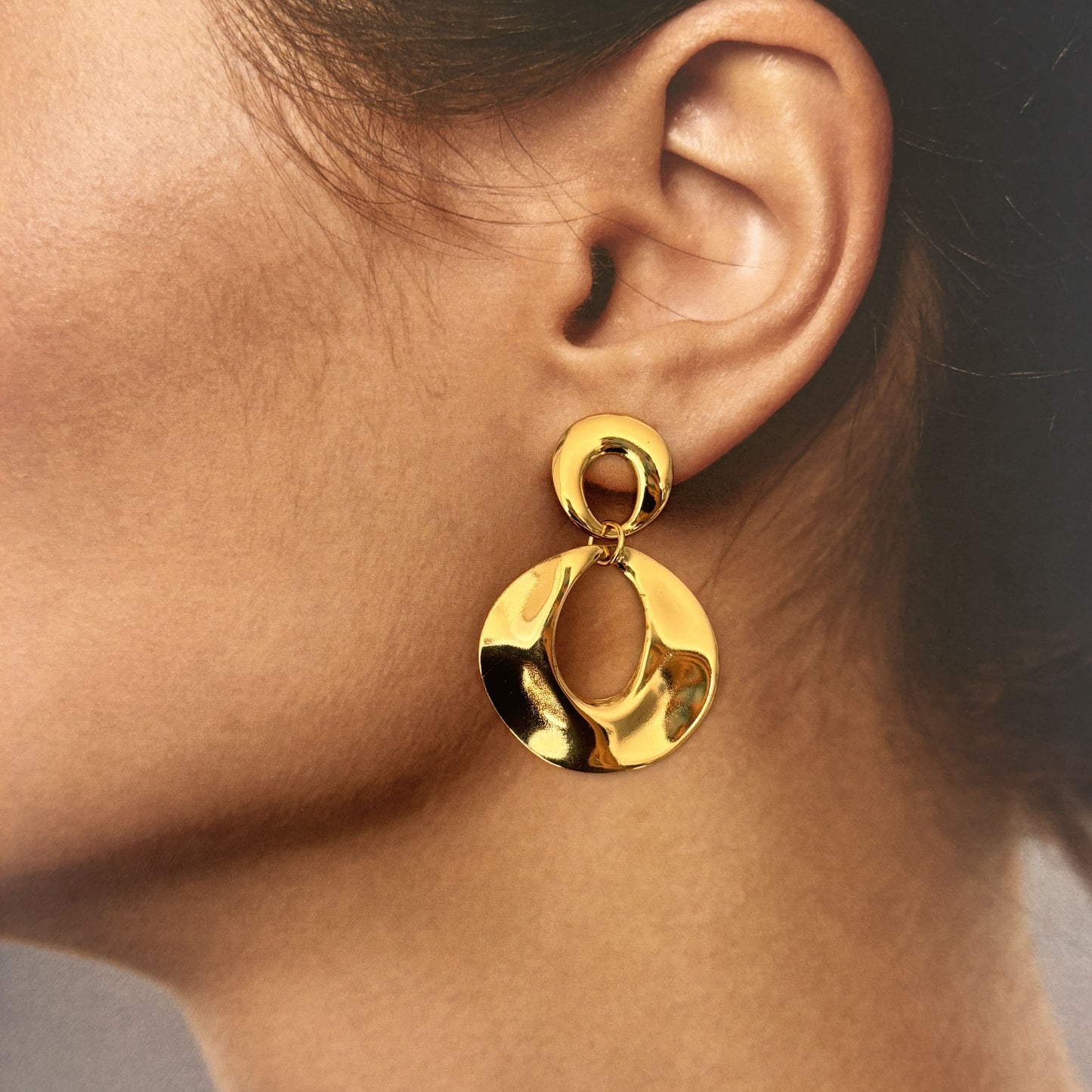 Aretes acero inoxidable aro irregular dorados