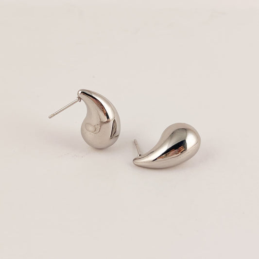 Aretes gota chica acero inoxidable 2 cm plateado
