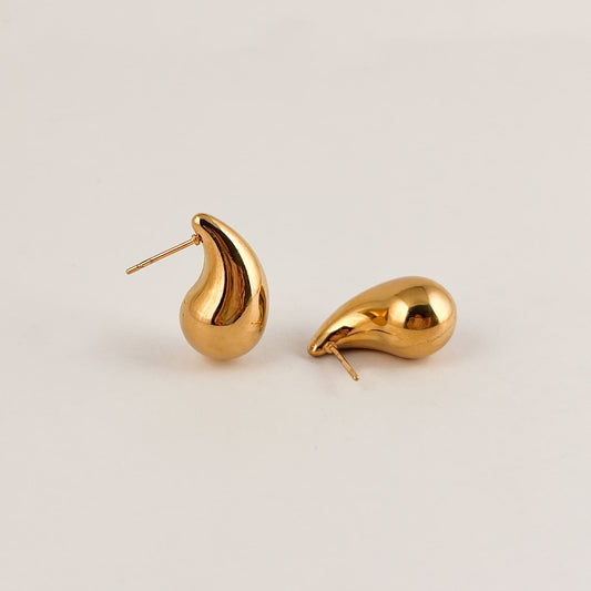 Aretes gota chica acero inoxidable 2 cm dorado