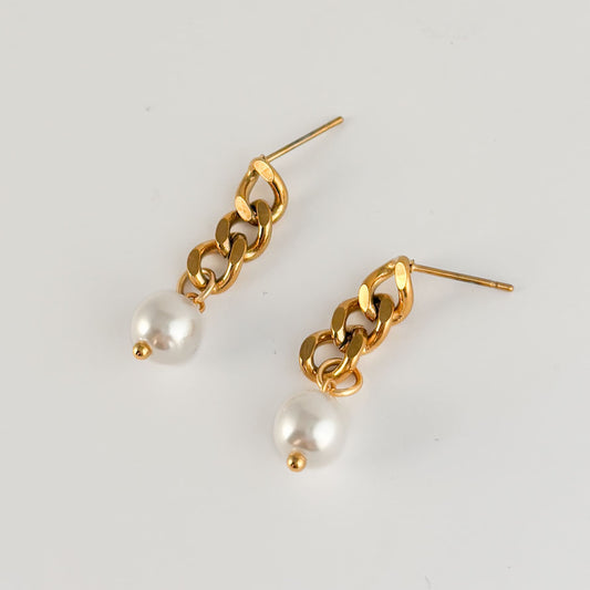 Aretes cortos acero inoxidable dorado cadena perla sintética