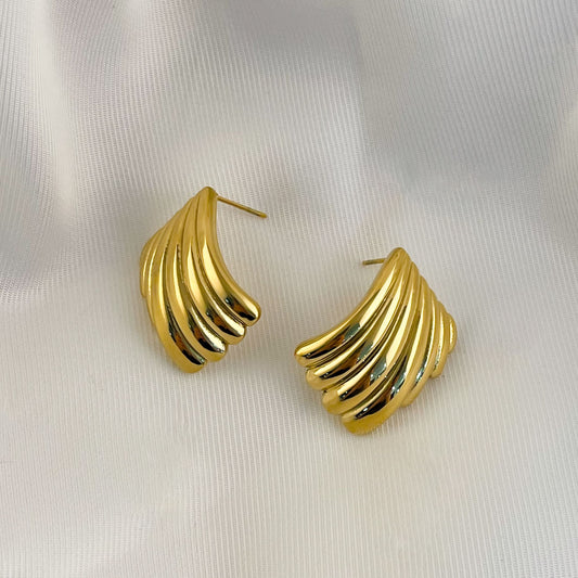 Aretes pegados cuadro vintage