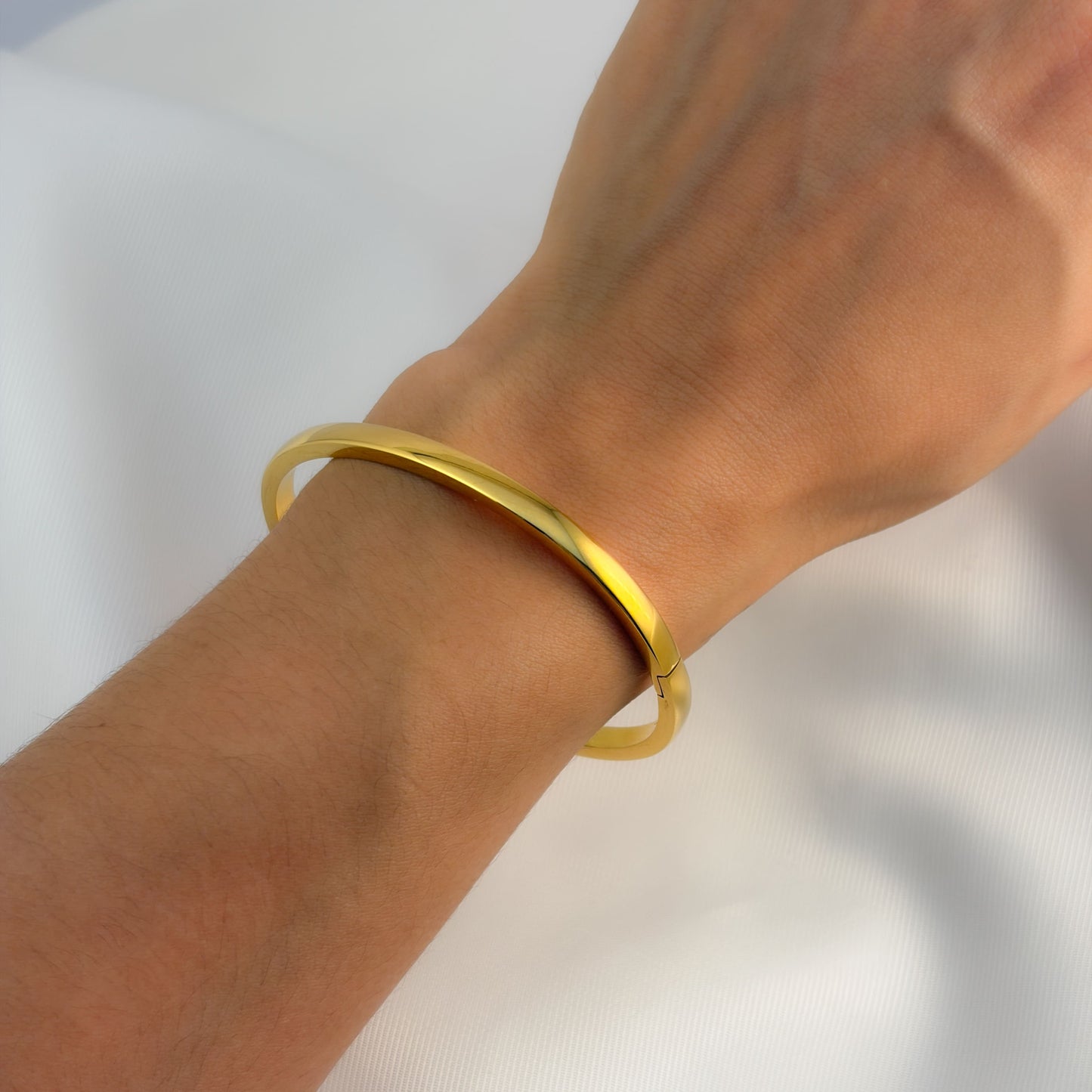 Brazalete acero inoxidable liso redondeado espejo 3 mm abrochable