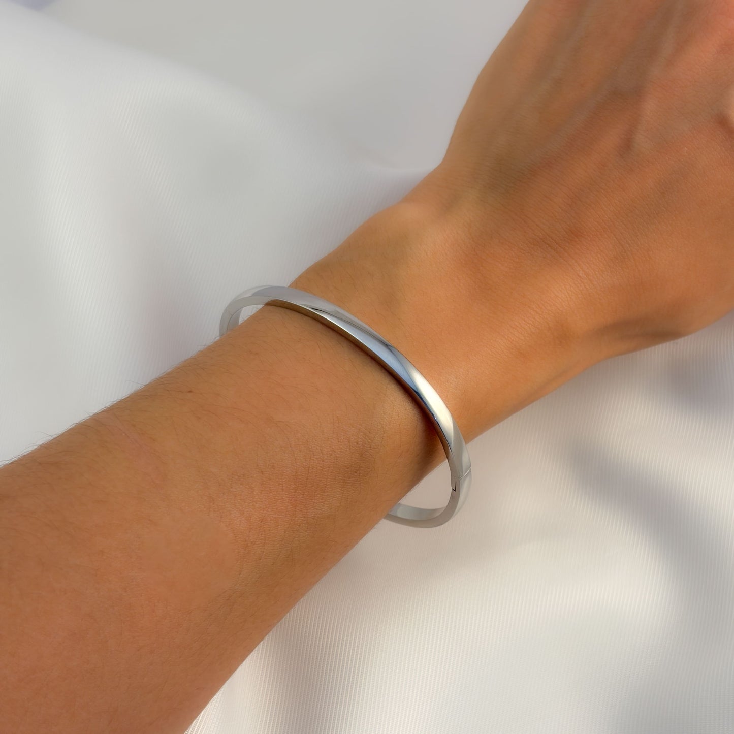 Brazalete acero inoxidable liso redondeado espejo 3 mm abrochable