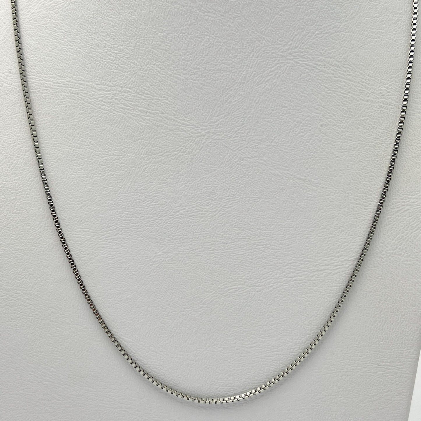 Cadena delgada acero inoxidable cúbica 60 cm