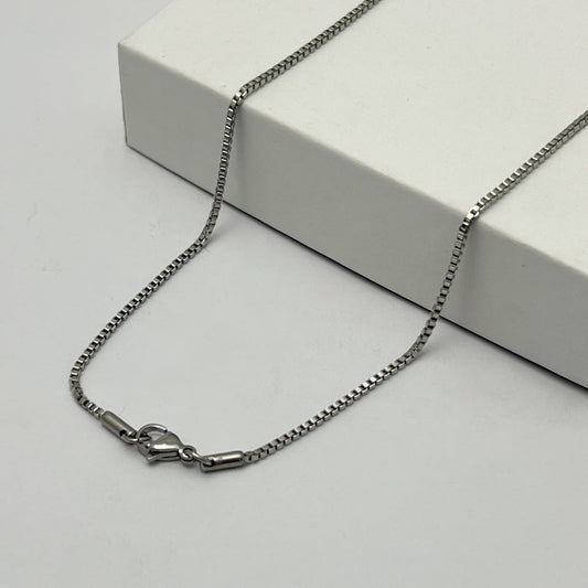 Cadena delgada acero inoxidable cúbica 60 cm