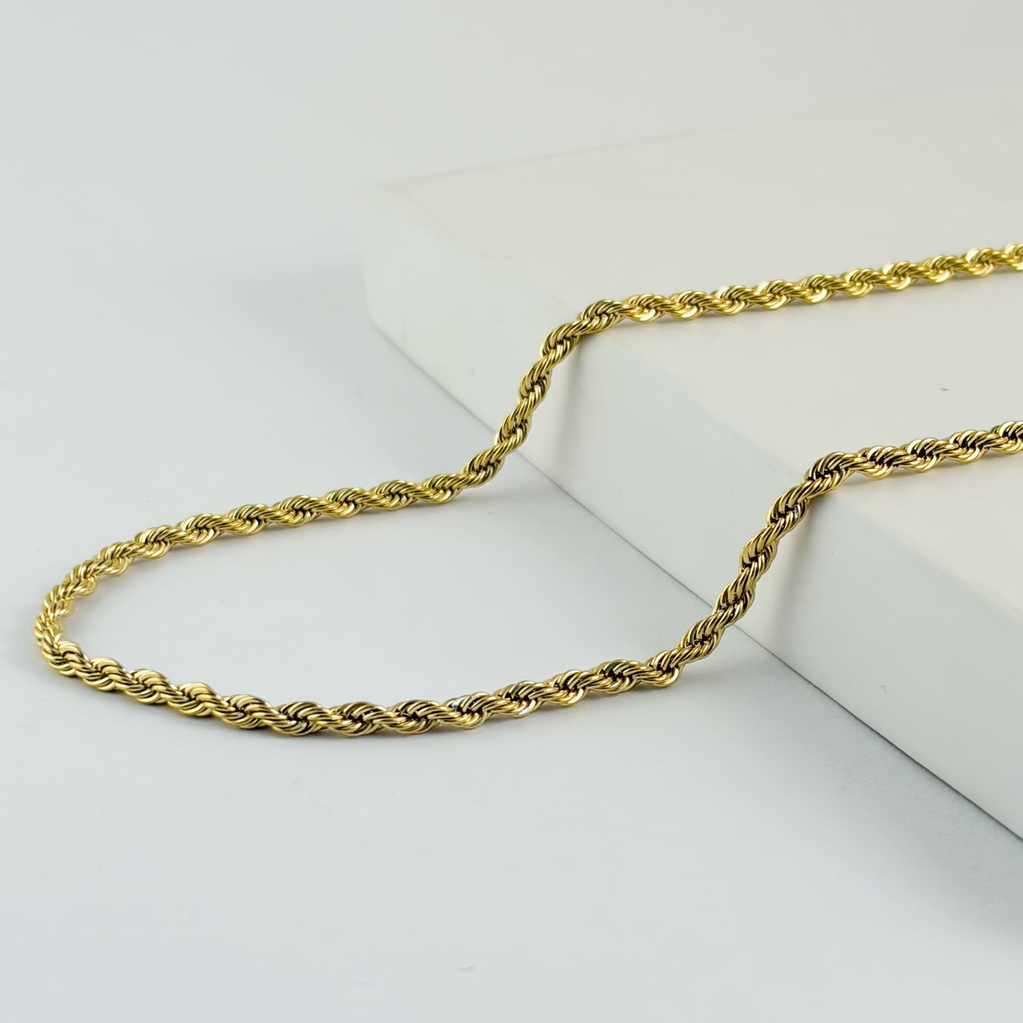 Cadena torsal acero inoxidable dorada 3 mm 50 cm