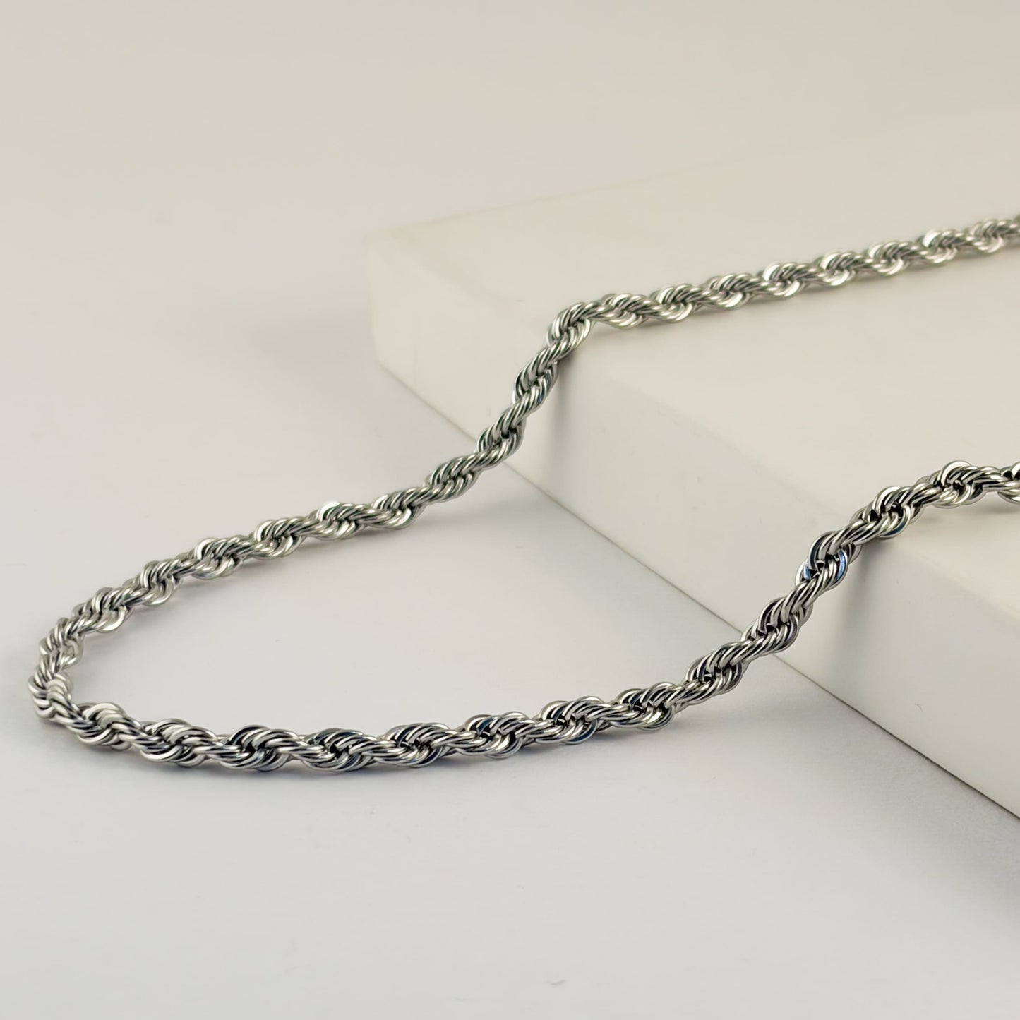Cadena torsal acero inoxidable 4 mm 60 cm