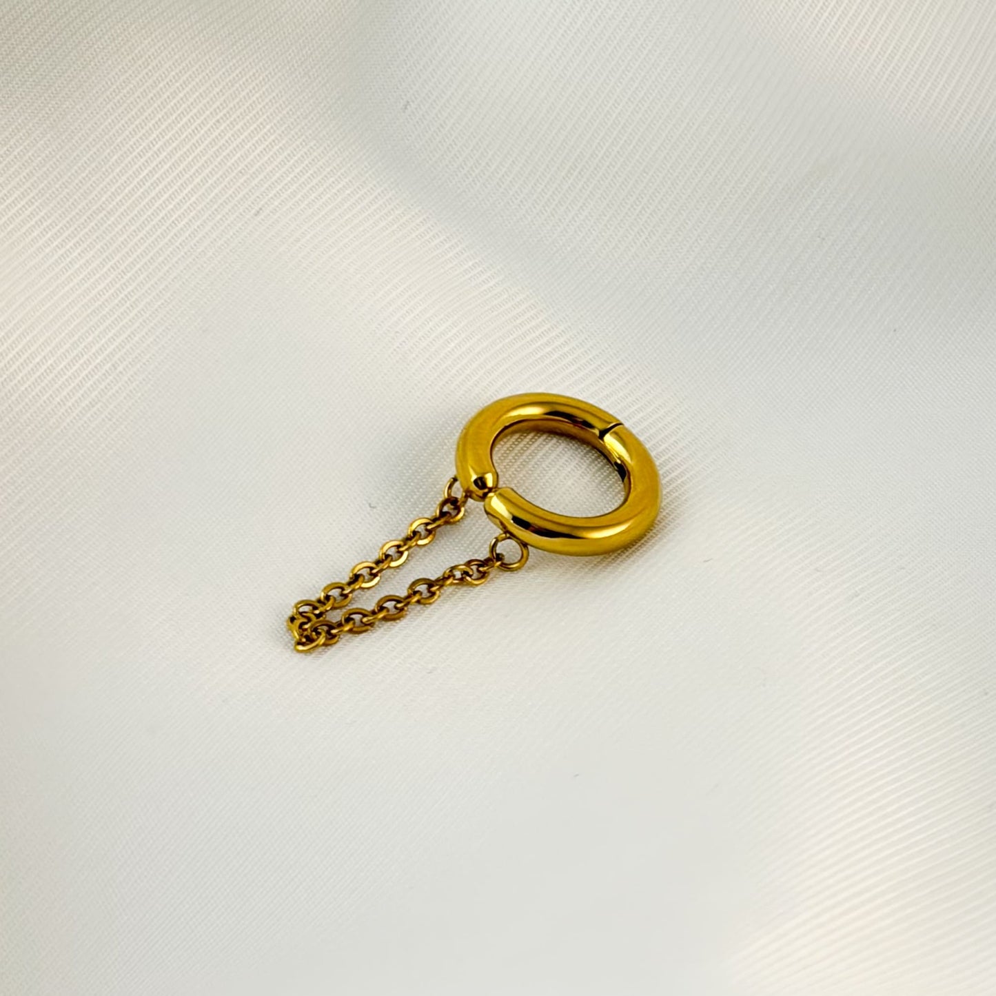 Ear cuff liso cadena dorado acero inoxidable